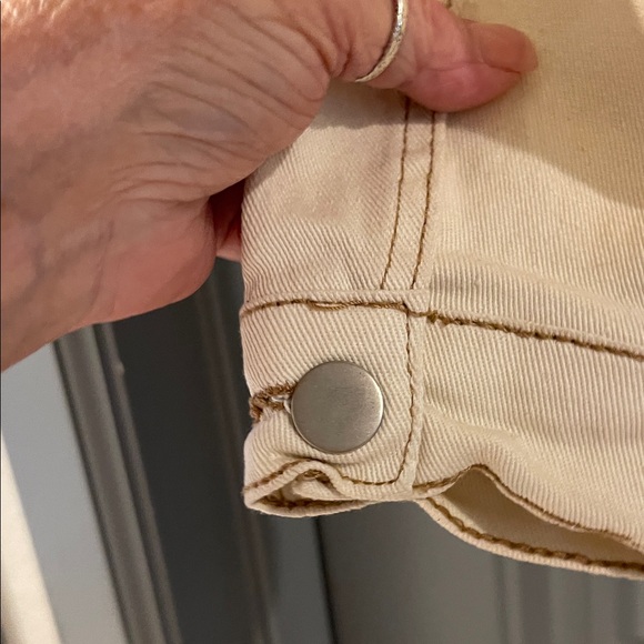 American Eagle Outfitters Light Tan Denim Jacket - Picture 12 of 12